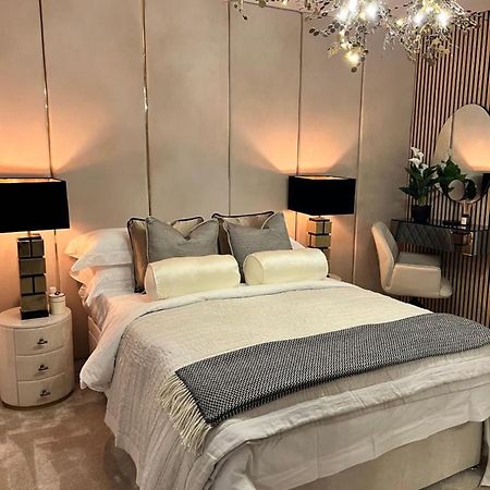 Cozen Villa Edgware Luaran gambar