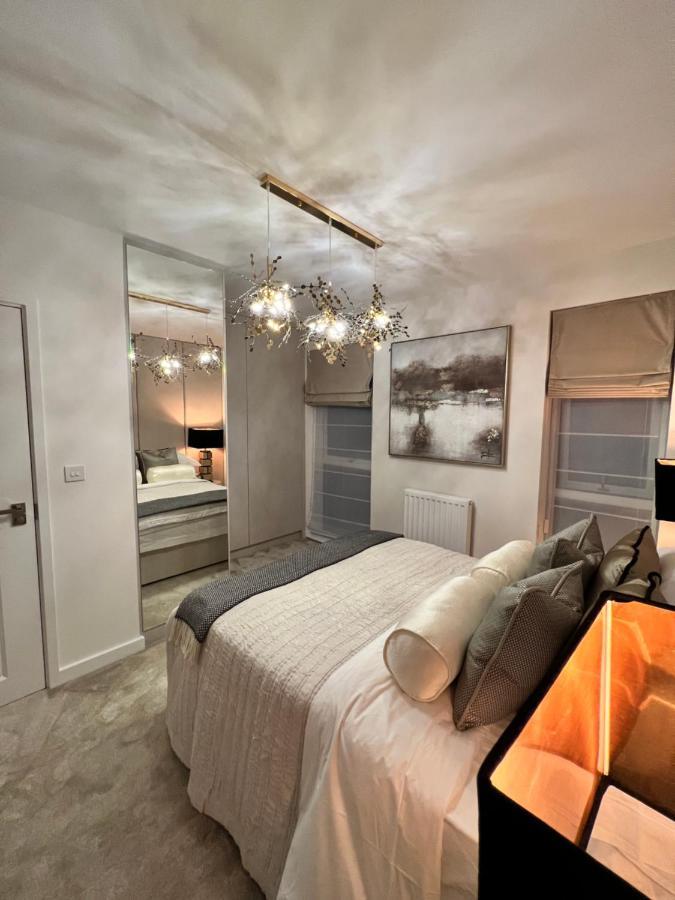Cozen Villa Edgware Luaran gambar