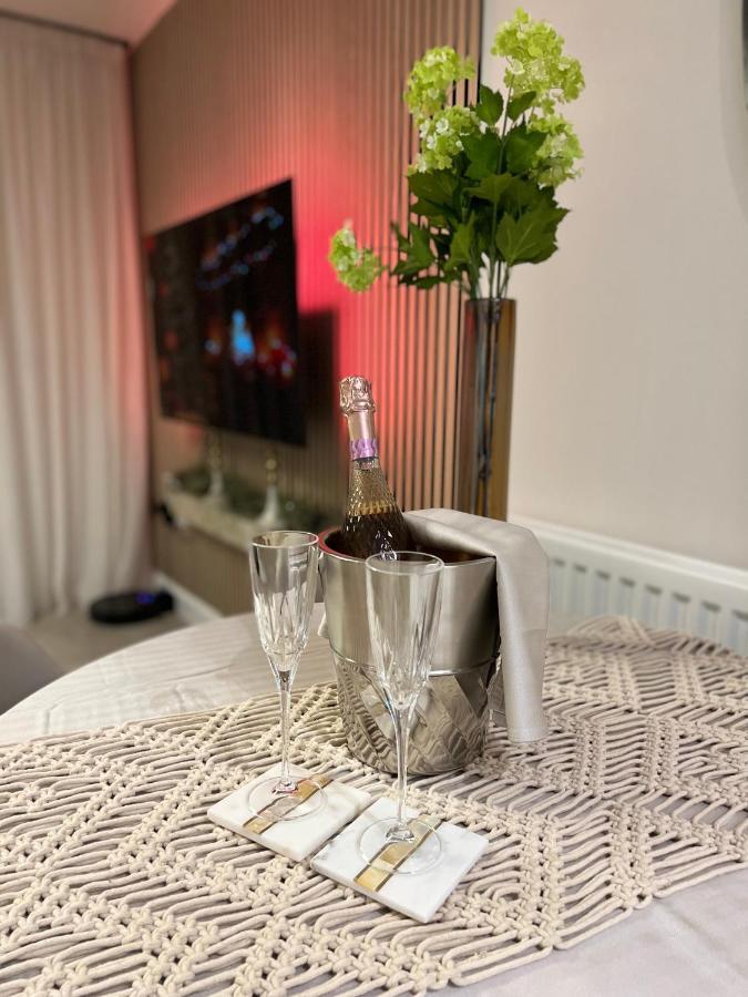 Cozen Villa Edgware Luaran gambar