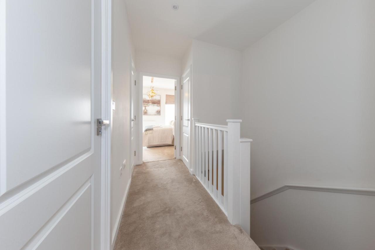Cozen Villa Edgware Luaran gambar
